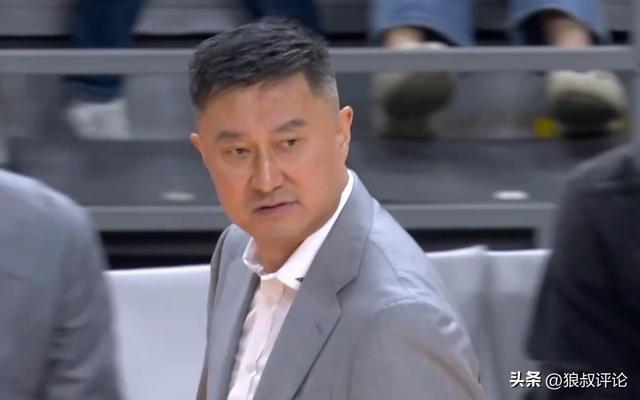 bob半岛体育登录入口-杨鸣：杜锋4个月前还是全运会冠军 达不到球迷预期争议就立刻出来